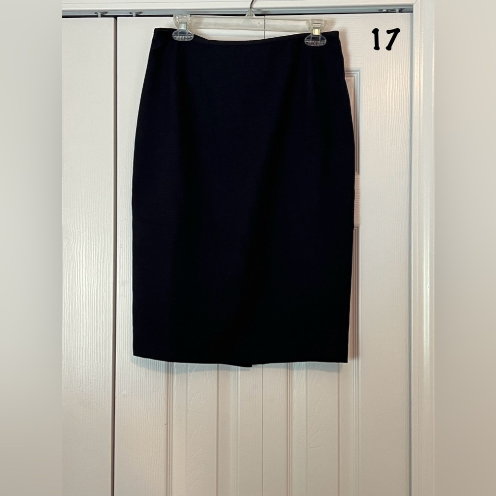 Kasper six straight black skirt